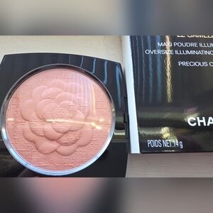 Les Symboles De Chanel Oversize Illuminating Face Powder Precious Coral